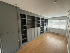 Family Room- click for photo gallery